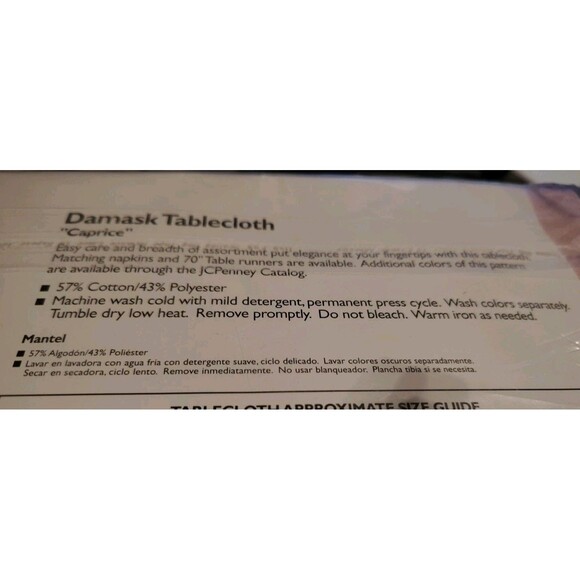 Vintage JC Penney Damask Tablecloth Caprice Round 70" 178 cm New - Picture 5 of 6